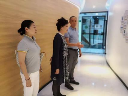 赣江南昌经开区领导受邀访问卧龙娱乐加速器，为优质项目落地南昌创造新机遇